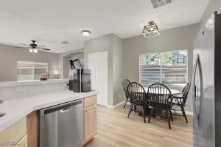 Photo #6: 2705194 Listing