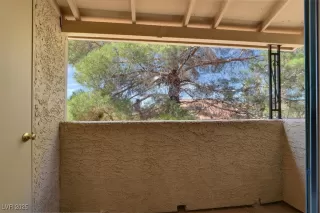 Photo #6: 2705201 Listing