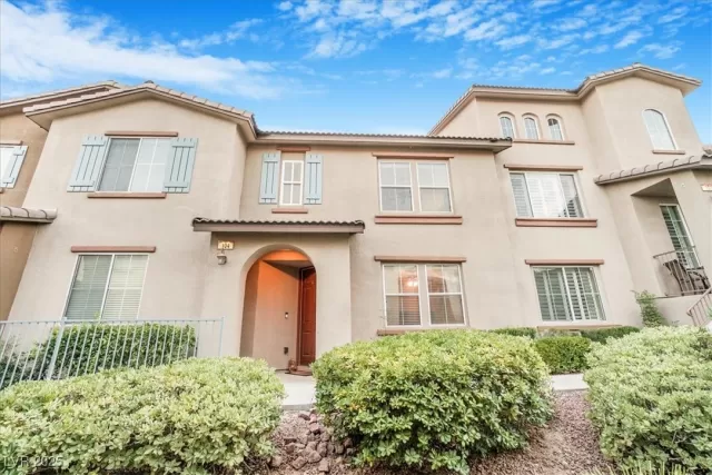 MLS: 2705205 Condo For Sale