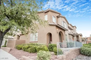 Photo #3: 2705205 Listing 