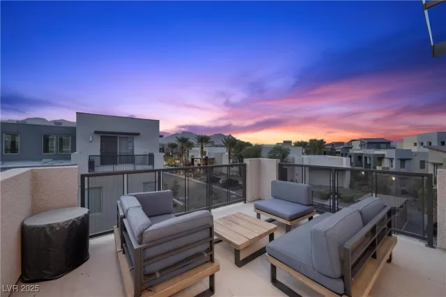 MLS: 2705214 Condo For Sale