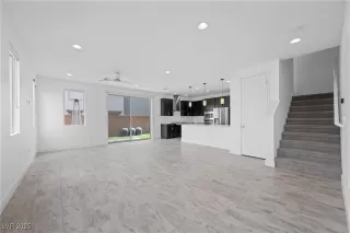 Photo #6: 2705214 Listing