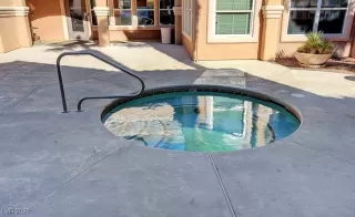 Photo #2: 2705224 Listing 