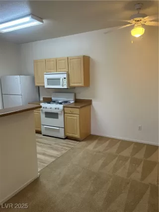 Photo #3: 2705239 Listing