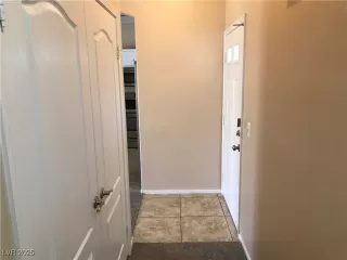 Photo #5: 2705293 Listing 