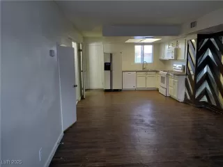 Photo #3: 2705295 Listing 