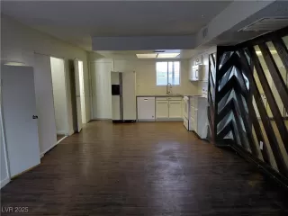 Photo #4: 2705295 Listing 