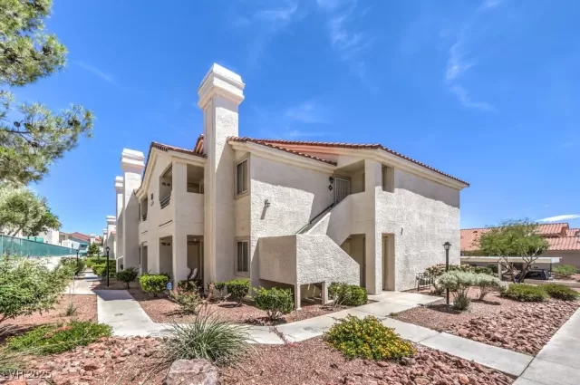 MLS: 2705307 Condo For Sale