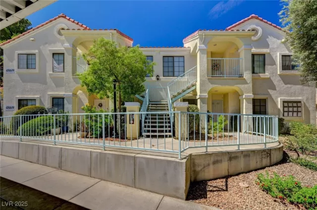 MLS: 2705312 Condo For Sale