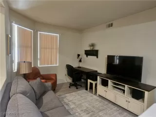 Photo #2: 2705333 Listing