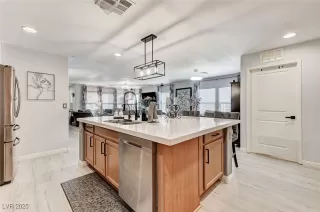 More Details about MLS # 2705371 : 2370 VIA FIRENZE