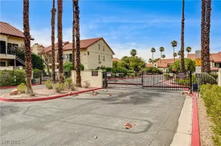 More Details about MLS # 2705375 : 3974 BUSHNELL DRIVE 63