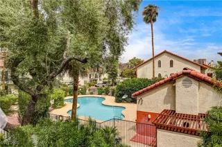 Photo #4: 2705375 Listing