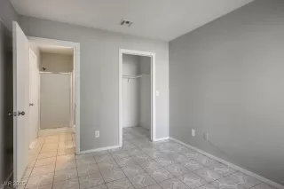 Photo #6: 2705400 Listing