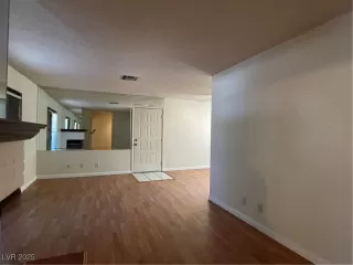 Photo #3: 2705410 Listing 