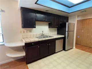 Photo #6: 2705410 Listing 