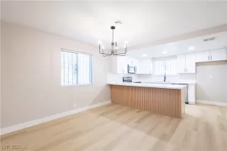 Photo #4: 2705430 Listing