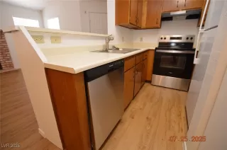 Photo #5: 2705435 Listing 