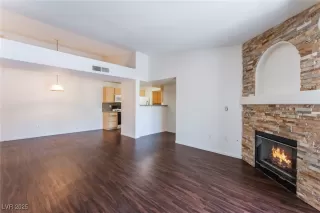 Photo #2: 2705443 Listing 