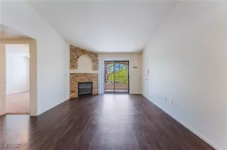 Photo #5: 2705443 Listing 