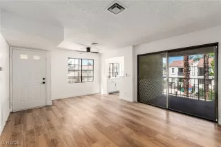 Photo #4: 2705457 Listing