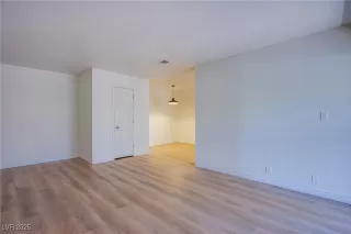 Photo #5: 2705458 Listing 