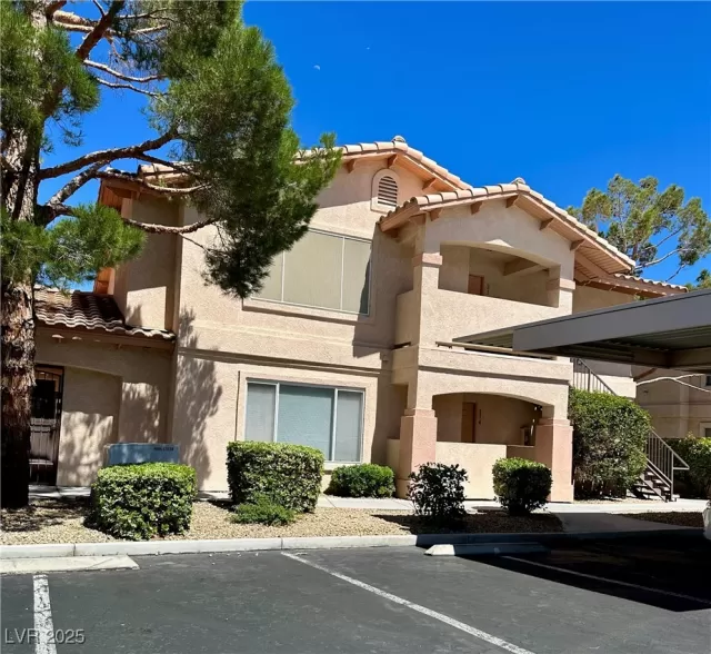 MLS: 2705469 Condo For Sale