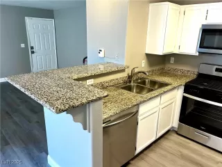 Photo #4: 2705469 Listing 