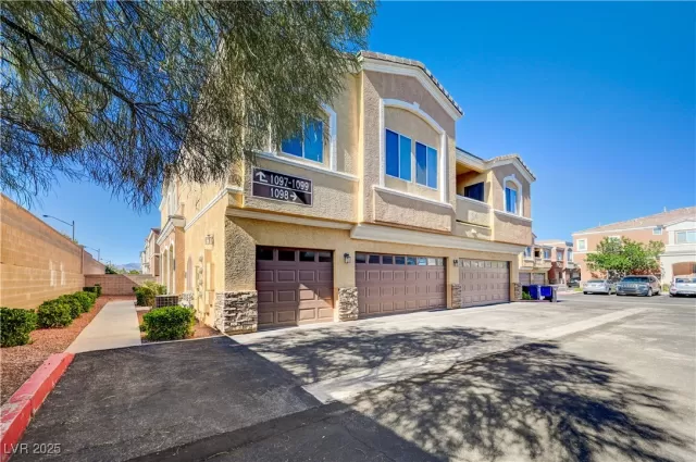 MLS: 2705491 Condo For Sale