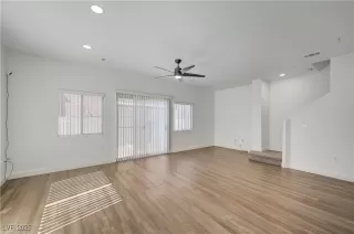 Photo #3: 2705491 Listing