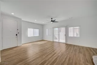 Photo #6: 2705491 Listing