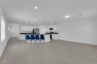 Photo #3: 2705512 Listing