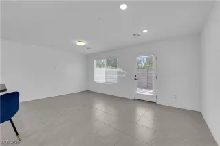 Photo #5: 2705512 Listing