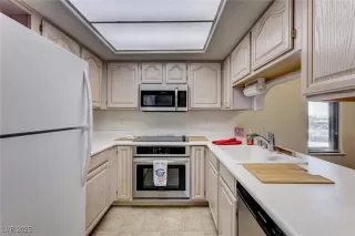 Photo #3: 2705536 Listing 