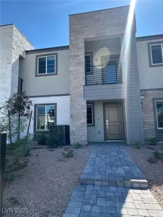 Photo #2: 2705577 Listing