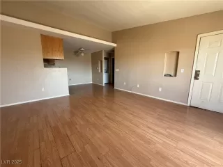 Photo #2: 2705584 Listing 