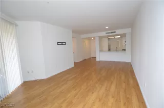 Photo #2: 2705592 Listing 