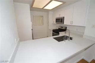 Photo #4: 2705592 Listing 