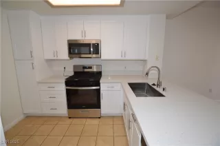 Photo #5: 2705592 Listing 