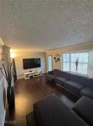 Photo #3: 2705638 Listing