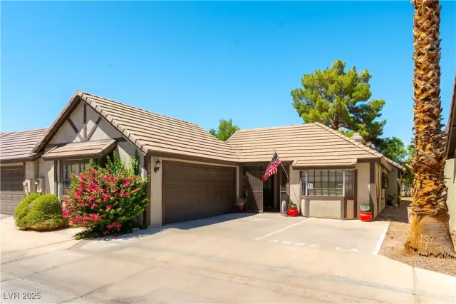 MLS: 2705663 Condo For Sale