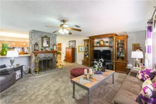 Photo #4: 2705663 Listing