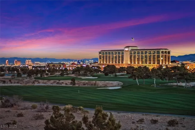 MLS: 2705674 Condo For Sale