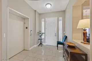 Photo #5: 2705674 Listing