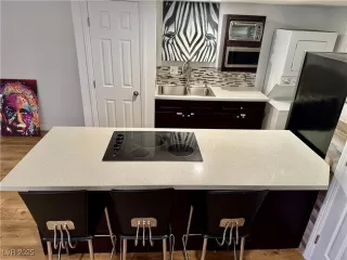 Photo #1: 2705743 Listing 