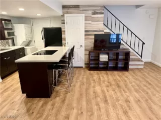 Photo #2: 2705743 Listing 