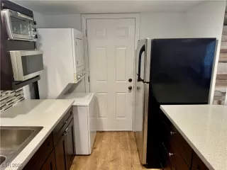 Photo #4: 2705743 Listing 