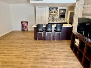 Photo #6: 2705743 Listing 