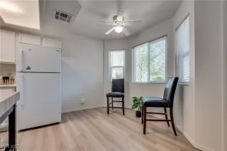 Photo #4: 2705780 Listing