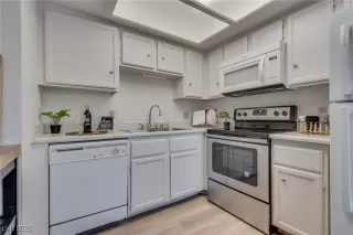 Photo #6: 2705780 Listing